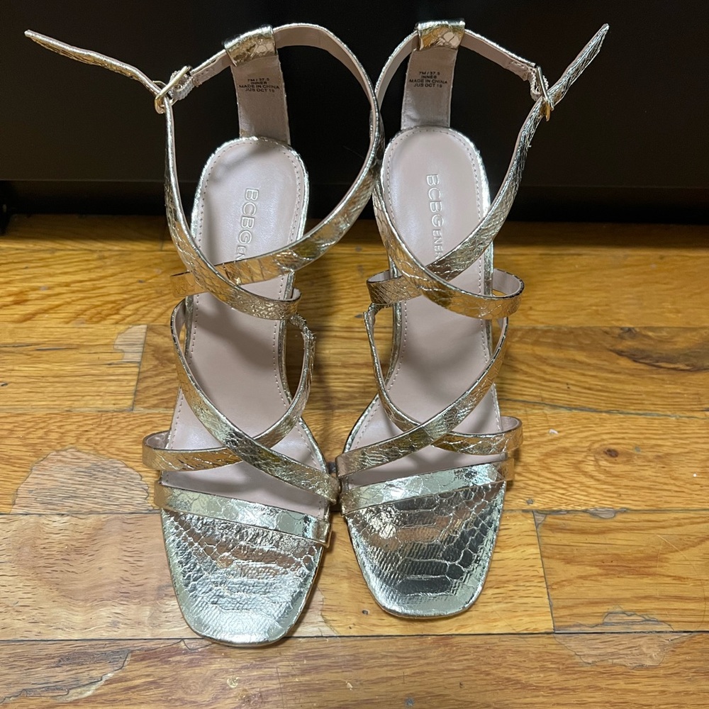 Gold Heels Saks Fifth Avenue Size 7